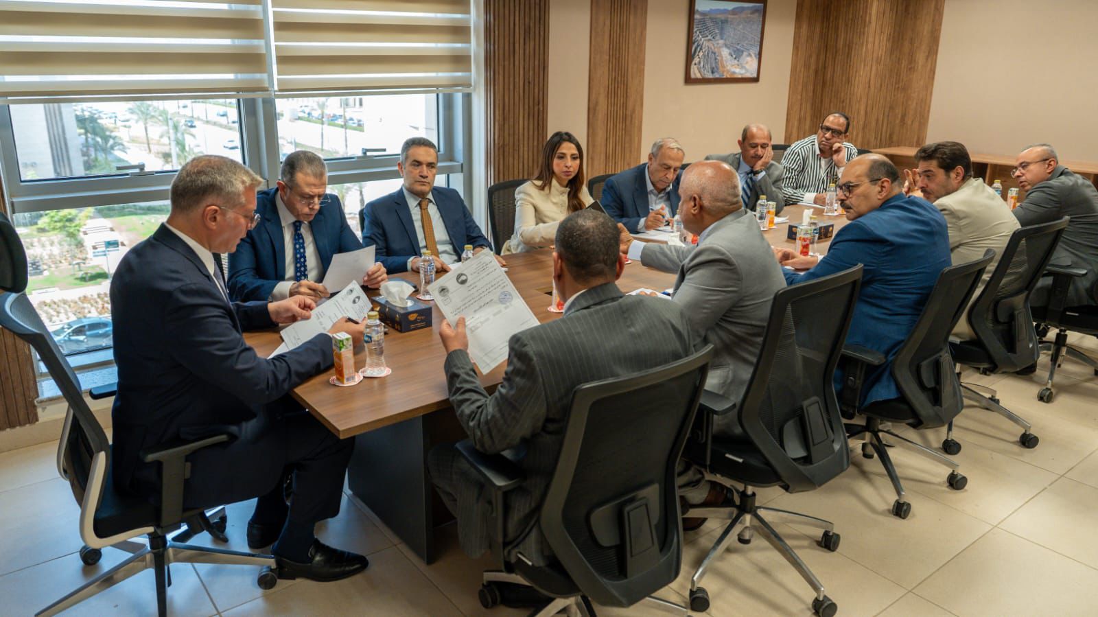 وزير البترول يعقد اللقاء الدوري مع أعضاء مجلسي النواب والشيوخ 